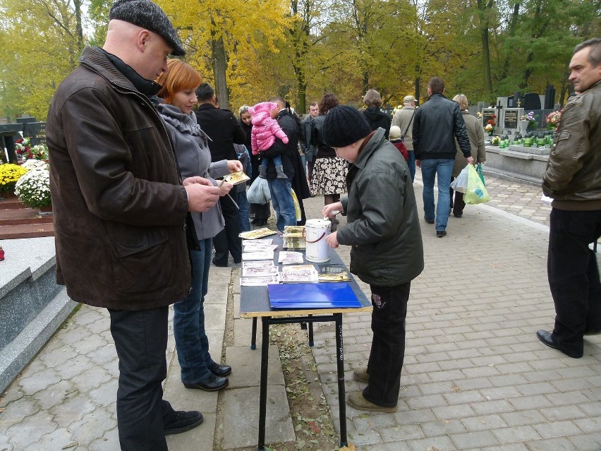 Tomaszów,Opoczno: Udane kwesty na cmentarzach