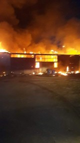 Pożar tartaku w Lipuszu. Spłonęła hala produkcyjna