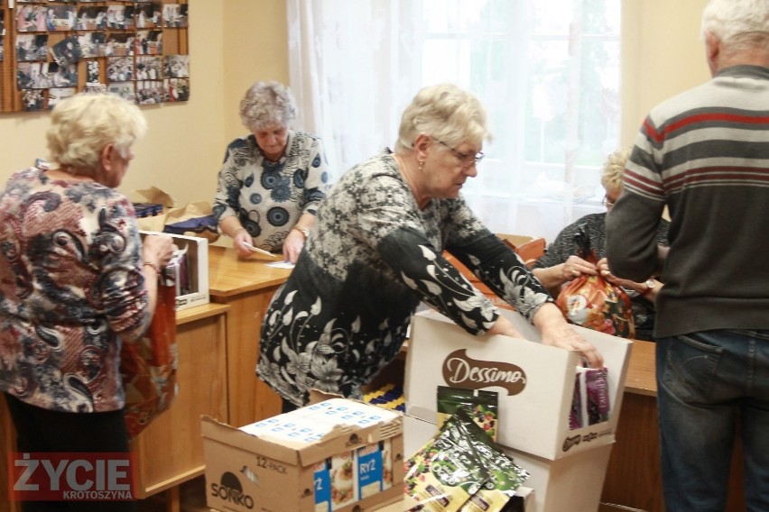 Zdunowscy seniorzy już po raz 30. przygotowali paczki dla chorych [ZDJĘCIA + FILM]                        