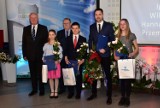 Nagrody starosty i przewodniczącego Rady Powiatu. Prawie 40 laureatów [ZDJĘCIA]