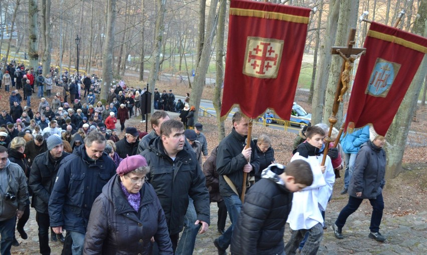 Pierwsza tegoroczna Droga Krzyżowa na Kalwarii Wejherowskie [ZDJĘCIA]