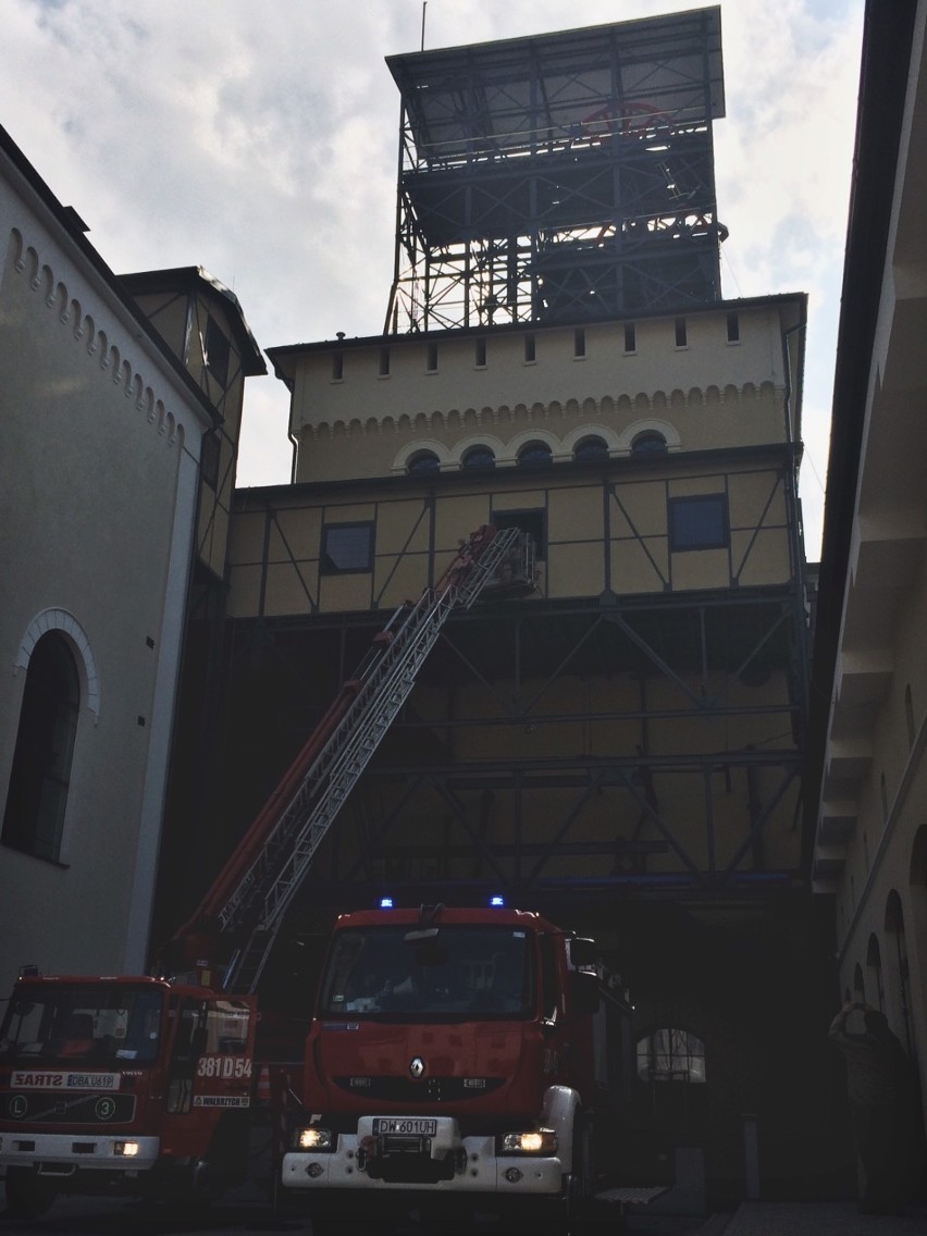 Ćwiczenia strażaków na terenie Starej Kopalni w Wałbrzychu