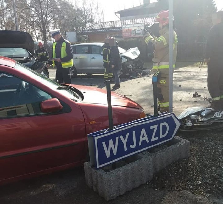 Trzy auta zderzyły się na ulicy Czyżowickiej w Wodzisławiu...