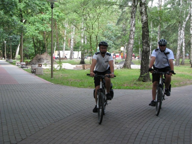 Policjanci na rowerach patrolują Kędzierzyn-Koźle