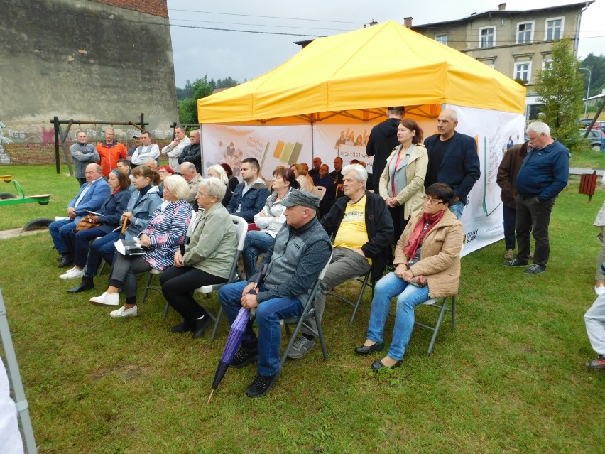 Prezydent Wałbrzycha, Roman Szełemej, spotkał się z mieszkańcami dzielnicy Konradów