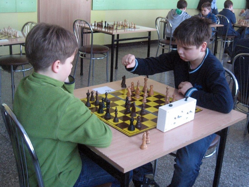 Młodzi szachiści walczą do końca