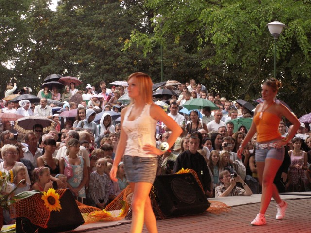Miss Lata na Pałukach w 2007 roku została Marta Łukaszczyk. Finał wyborów miss odbył się w amfiteatrze