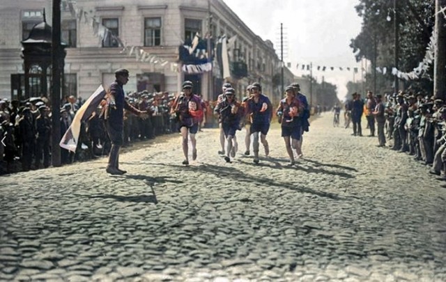 Tak ponad 100 lat temu wyglądali kielczanie i Kielce. Oto unikalne, kolorowe zdjęcia z pierwszych dekad XX wieku.