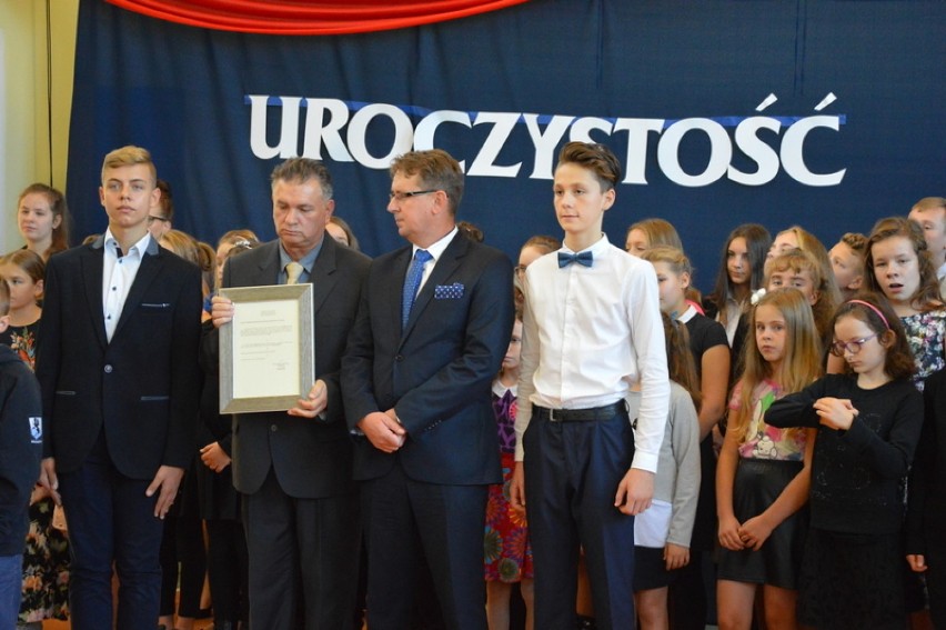Nadanie imienia i sztandaru Szkole Podstawowej w Czeczewie