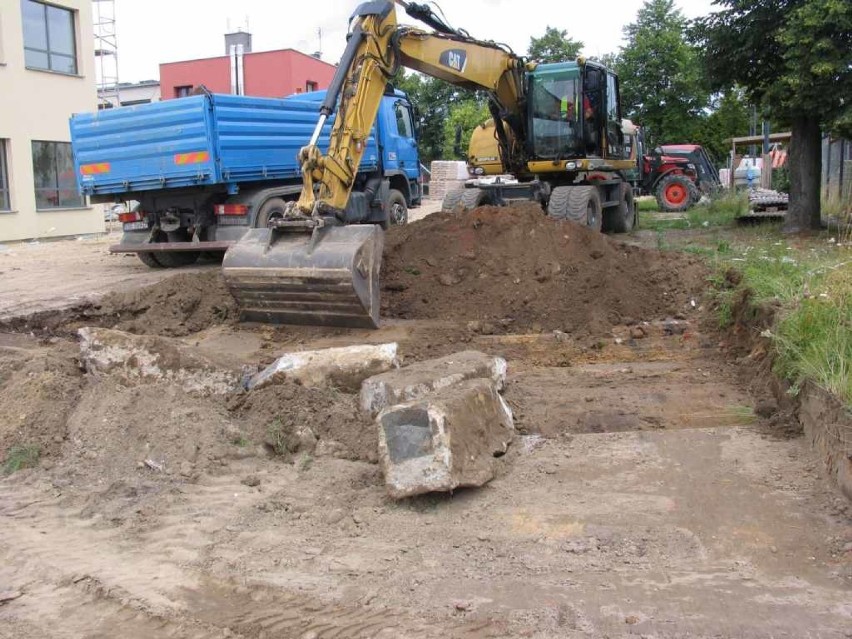 Szkoła w Łękińsku będzie większa - trwa rozbudowa. Zobacz jak zmienia się placówka