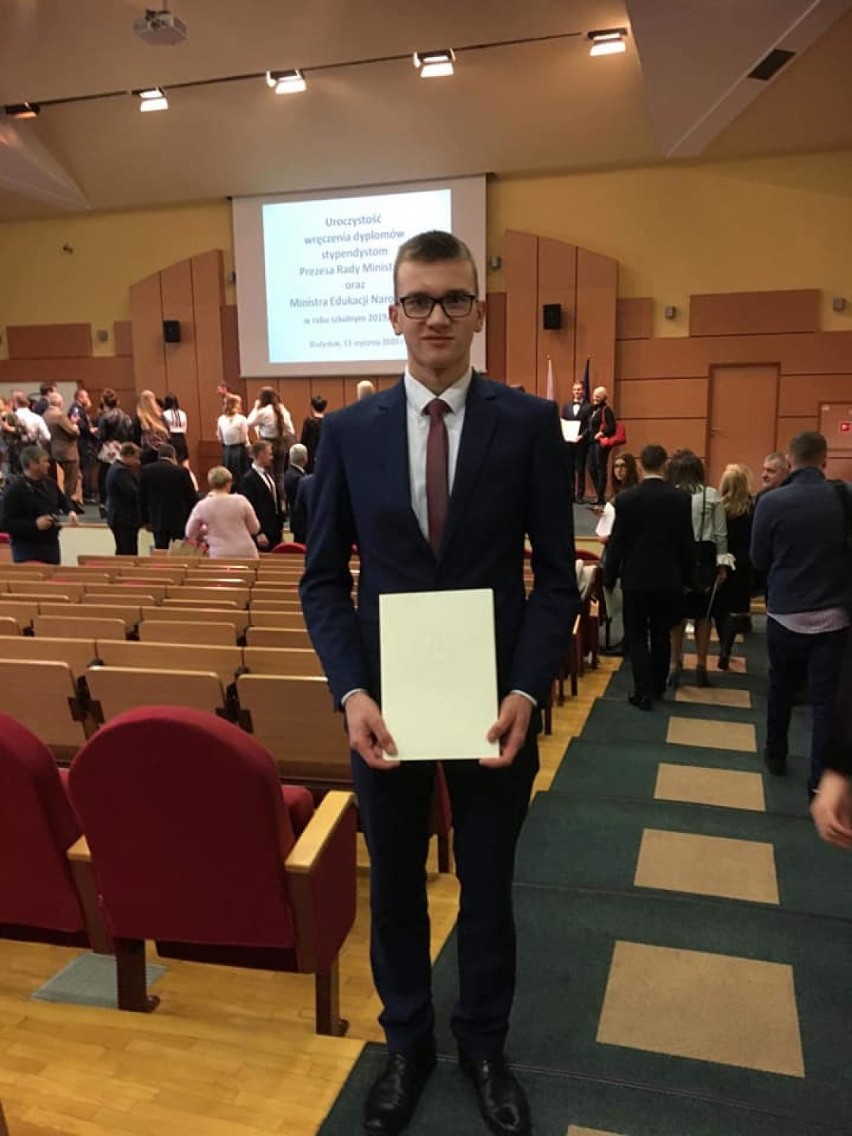 Augustowskie Centrum Edukacyjne: Szymon Kapla otrzymał stypendium premiera