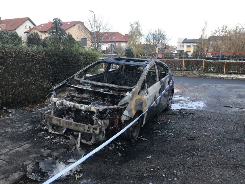 Kolejne podpalone samochody w Słupsku.