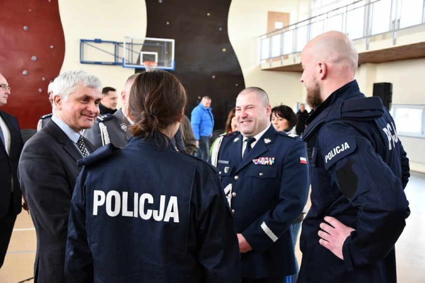 W podlaskiej policji jest 30 nowych funkcjonariuszy. Ślubowanie policjantów (06.03.2020)