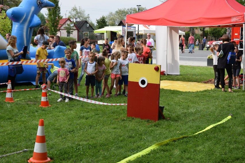 Piknik "Witaj szkoło! Wracamy bezpiecznie" w Kraśniku. Miejska OSP zaprezentowała nowy samochód. Zobaczcie zdjęcia!