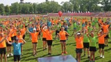 Uczniowie rywalizowali w konkurencjach lekkoatletycznych na stadionie w Inowrocławiu. To była akcja "Z podwórka na bieżnię"