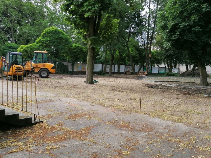 Ruszył remont placu zabaw przy Przedszkolu nr 2 w Wągrowcu. Zobacz zdjęcia 