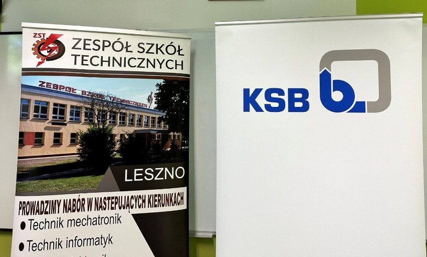 Prezent dla szkoły. Firma KSB Polska przekazał sprzęt elektroniczny Zespołowi Szkół Technicznych w Lesznie