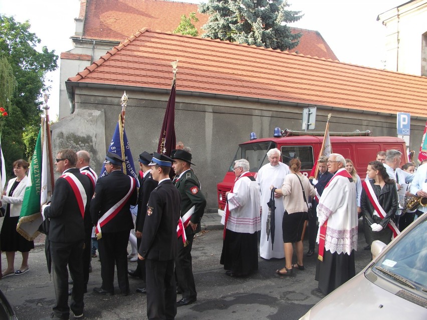 Procesja św. Wawrzyńca, patrona miasta, przeszła ulicami Koźmina Wlkp. [ZDJĘCIA + FILMY]
