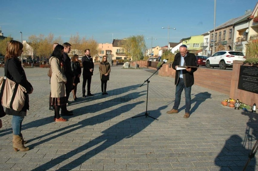 Na Rynku w Starachowicach uczczono pamięć starachowickich Żydów. Zobaczcie zdjęcia