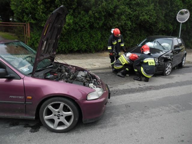 Wypadek w Jarocinie: Zderzyły się dwa samochody