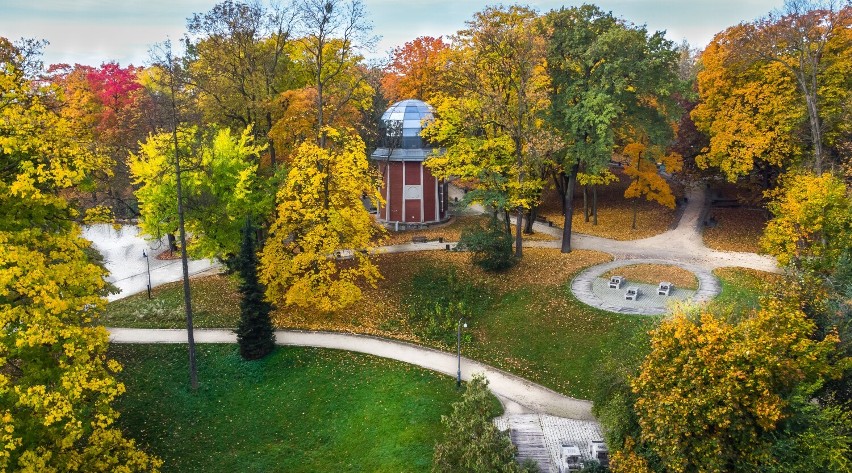 Piękna jesień w podjasnogórskich parkach w Częstochowie