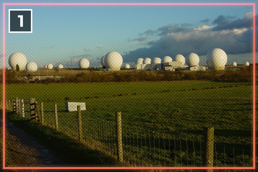 RAF Menwith Hill to największa stacja monitorowania...