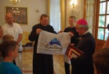 Nuncjusz papieski w Polsce przyjął na podwieczorku ministrantów z Sianowa