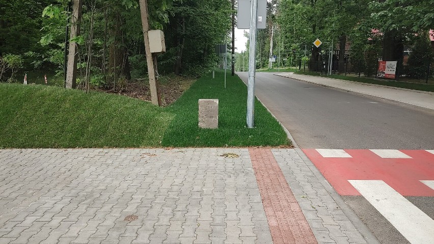 Cenne znalezisko znów stoi na skrzyżowaniu w Żarach. Co wykopano w czasie prac przy ulicy Dziewina?