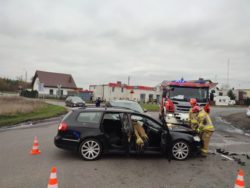 Dwa samochody zderzyły się na ul. Waryńskiego w Grudziądzu