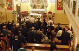 Pogrzeb Ani Polak i Mateusza Ratki. Tłumy żegnały dzisiaj tragicznie zmarłych w wypadku maturzystów.