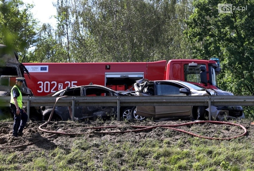 Wypadek koło Szczecina na A6: W karambolu zginęła 5-osobowa rodzina ze Stargardu. Babcia, mama i trójka dzieci, uczniów SP 3