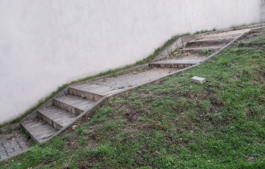 Przy ulicy Seminaryjskiej w Kielcach powstały schody, które...
