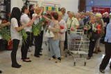 Częstochowa: Otwarcie marketu Auchan. Na klientów czekały kwiaty [ZDJĘCIA]