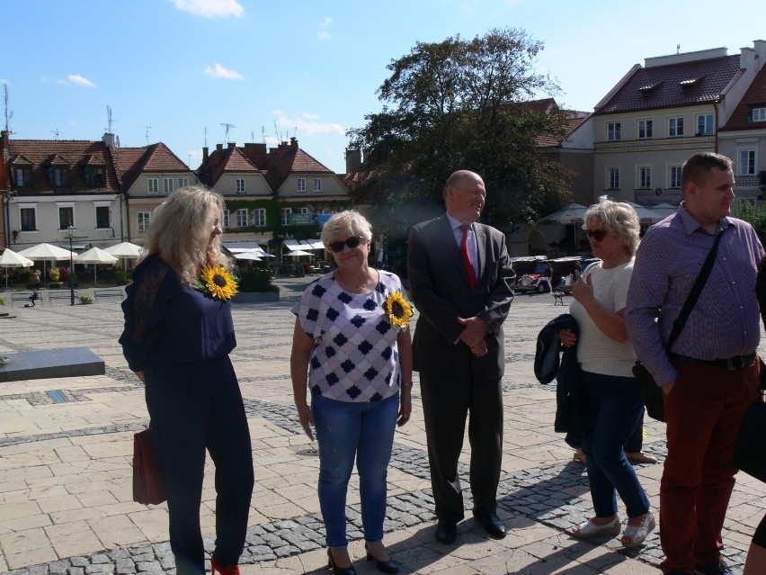 VII „Marsz Pier[w]si” w Sandomierzu. Amazonki zachęcały do wykonywania badań profilaktycznych [ZDJĘCIA, WIDEO]