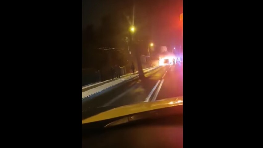 Ruda Śląska. Palący się autobus na ulicy Tunkla. Video