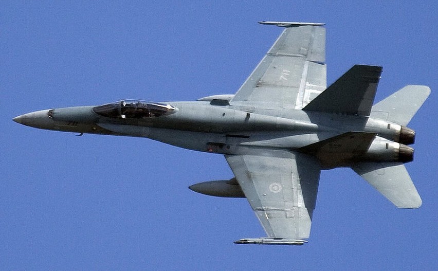 http://commons.wikimedia.org/wiki/File:CF-188A_BANKING.jpg...