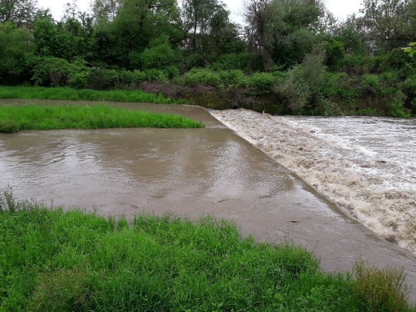 Podnosi się poziom rzek i potoków. W Skawinie są ostrzeżenia przeciwpowodziowe 