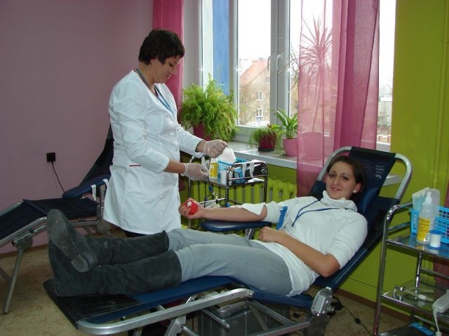 Uczniowie Emilki oddali krew, która pomoże ratować zdrowie i życie innych ludzi