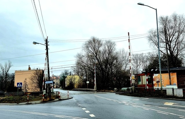 Kolej zamyka przejazd u zbiegu ul. Marka z Jemielnicy i al. Przyjaźni w Opolu. Uwaga, inaczej pojadą też autobusy MZK.