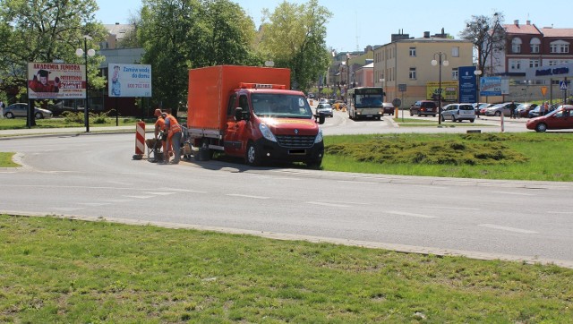 W najbliższych dniach na ul. Lubelskiej mogą wystąpić lekkie utrudnienia w ruchu. Będzie to spowodowane naprawami studzienek i kostki na nowo-wyremontowanym odcinku Lubelskiej.