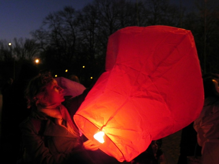 Tysiąc lampionów wzleciało ku niebu na znak solidarności z Japonią