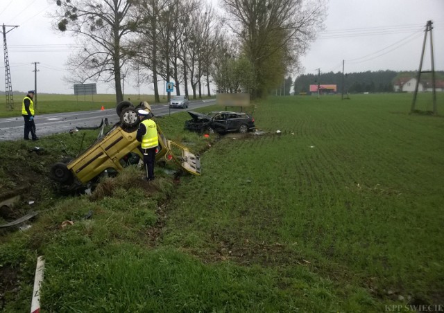 Wczoraj (28.04.14) o 17:00, w miejscowości Plewno, w powiecie świeckim, na skrzyżowaniu drogi wojewódzkiej nr 240 z drogą powiatową, doszło do tragicznego wypadku drogowego. 



Plewno: Tragiczny wypadek na drodze wojewódzkiej 240