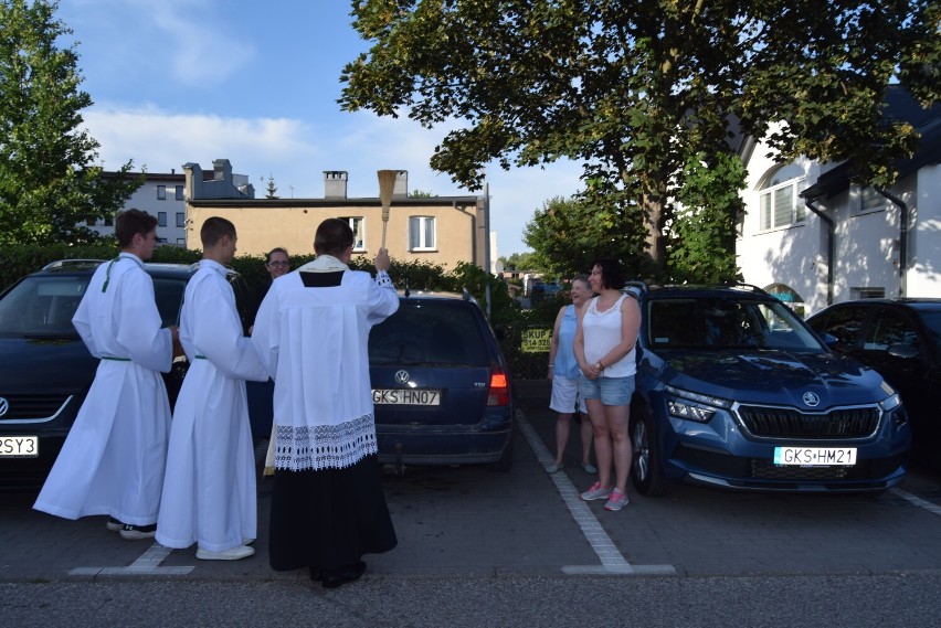 Kościerzyna. Poświęcenie samochodów w święto patrona kierowców w Parafii Św. Trójcy w Kościerzynie ZDJĘCIA