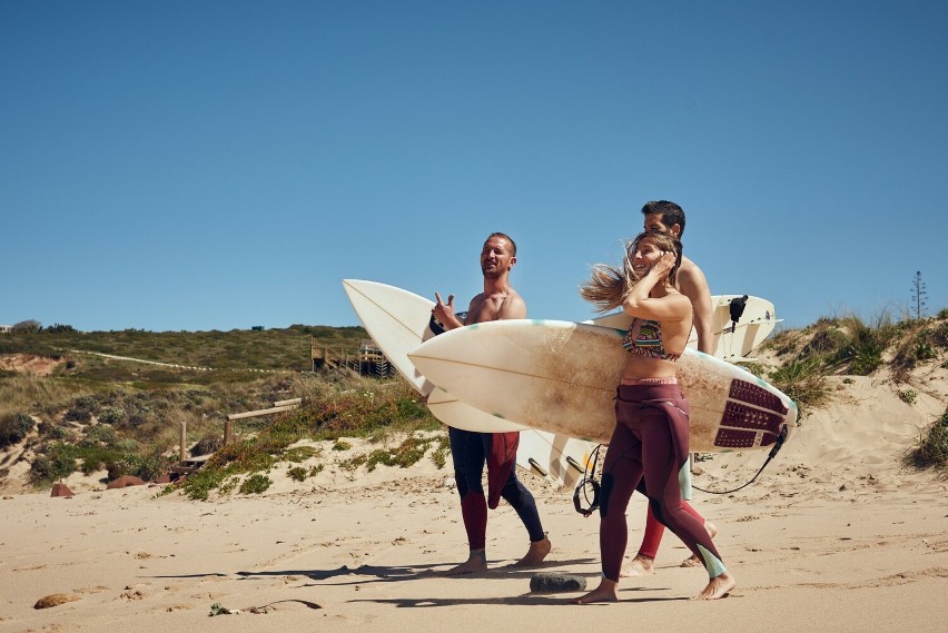 Portugalia to raj dla miłośników surfingu. Na tygodniowych...