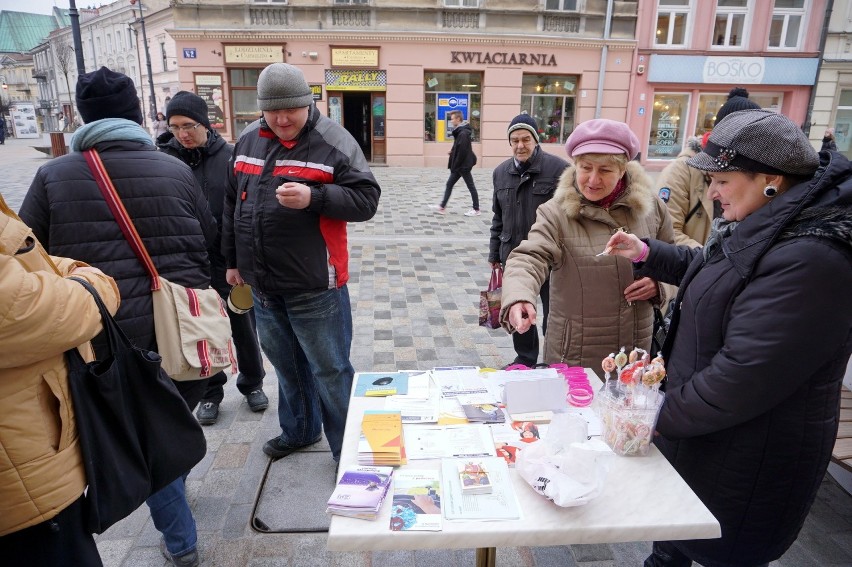 Walentynki pod znakiem epilepsji. Stowarzyszenie „Drgawka” informuje o chorobie. Zobacz zdjęcia