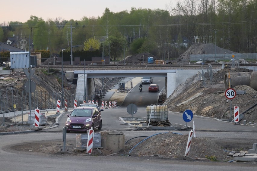 Nowy wiadukt kolejowy w Dąbrowie Górniczej - Gołonogu został...