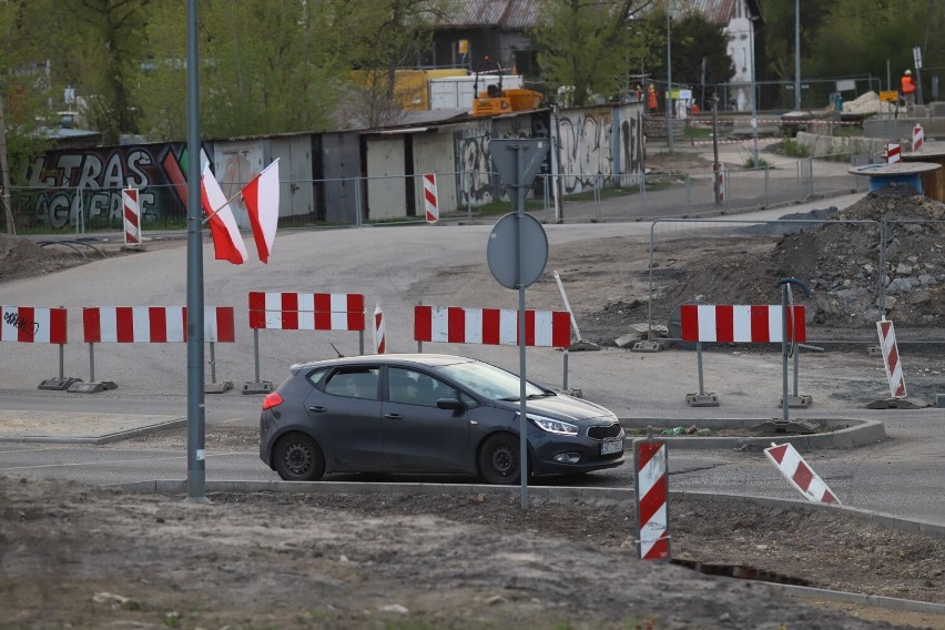Nowy wiadukt kolejowy w Dąbrowie Górniczej - Gołonogu został...