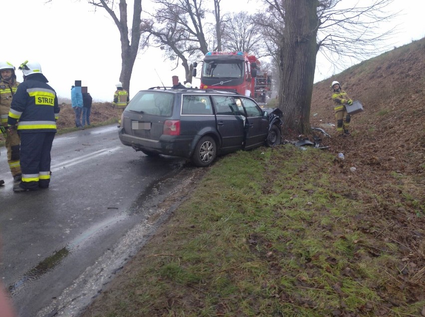 Wypadek w Plesewie w powiecie grudziądzkim. Samochód uderzył...