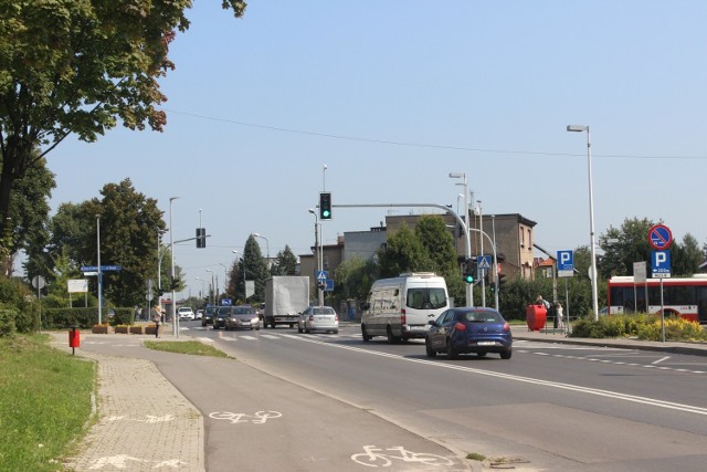 Piekary Śląskie: sygnalizacja świetlna przy dworcu autobusowym już działa. Zobacz zdjęcia >>>