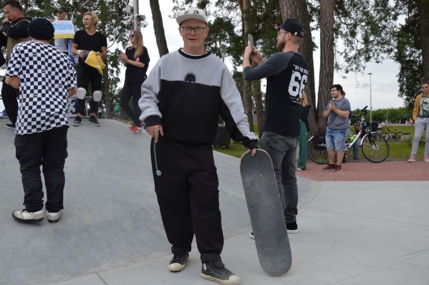 Niedziela na skarżyskim skate parku. Warsztaty, zawody, mnóstwo zabawy (ZDJĘCIA)